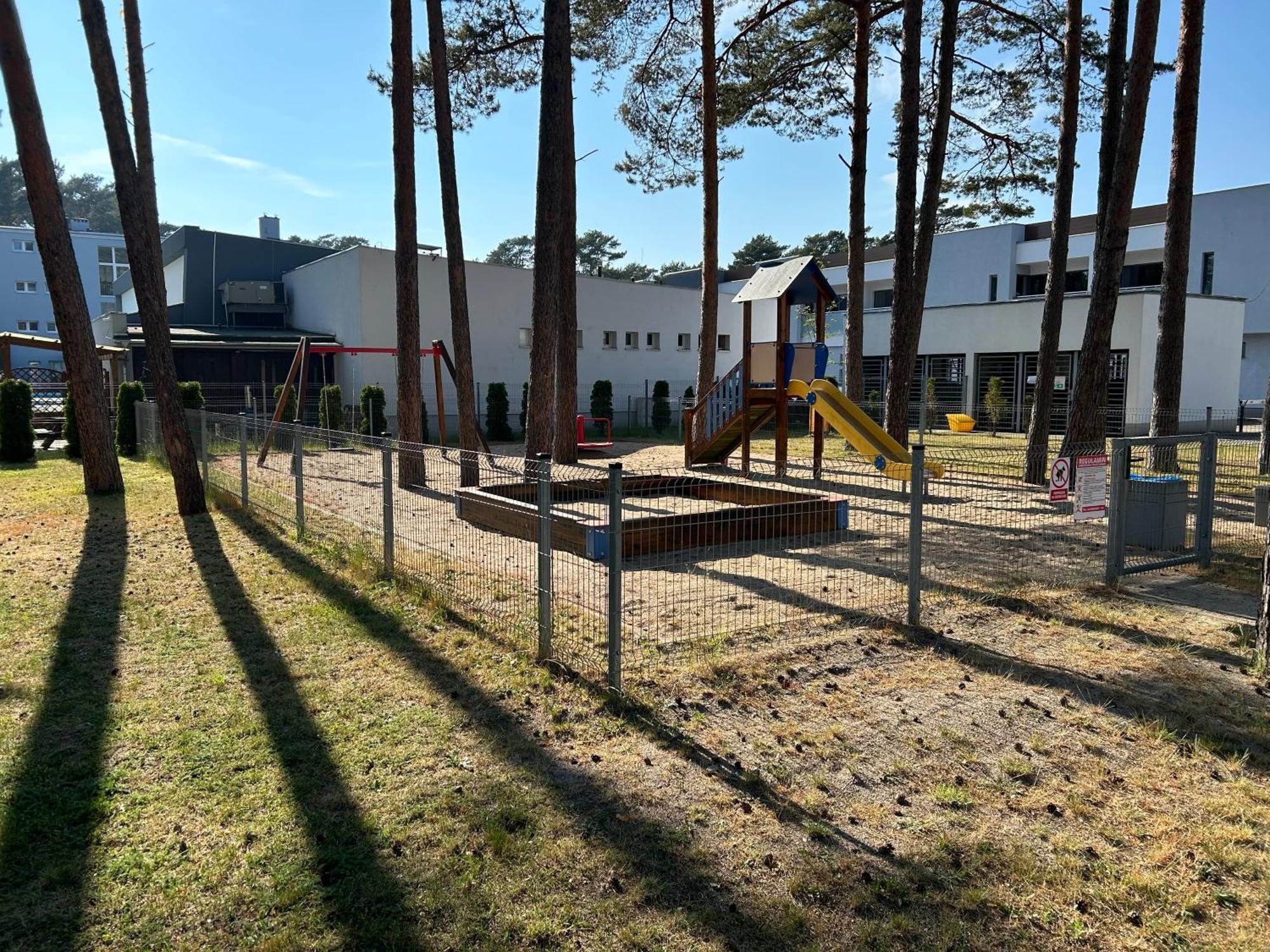 Bursztyn Z Ogrodkiem I 250m Od Plazey - Bernstein Mit Garten I 250m Vom * Pogorzelica (Gmina Rewal)